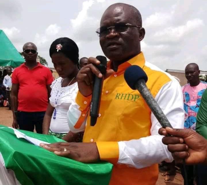 Paquinou dans le Gontougo / Le Secrétaire d’Etat, Siaka Ouattara aux populations:« Le Rhdp pensé par Ouattara est gage de paix et développement durable »