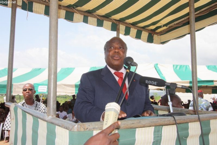 Charles Konan Banny aux populations des régions de l’Agneby-Tiassa et de La Mé : « Nous sommes fatigués de la guerre »