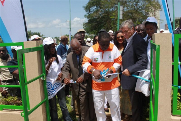 Aménagement de la bordure lagunaire – Akossi Benjo dote le plateau d’un mini golf urbain et deux salles d’animation.