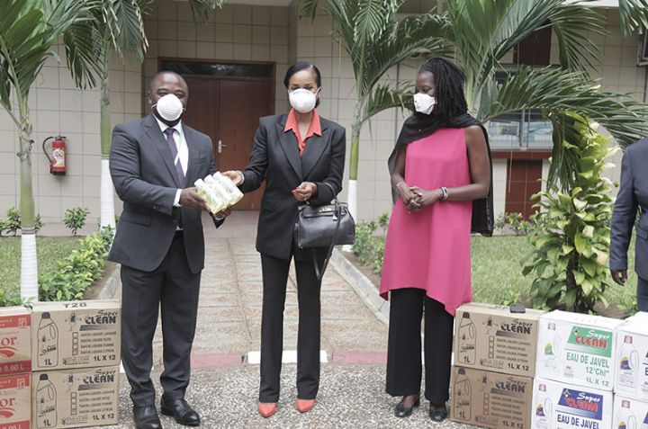 COVID-19 | Bolloré fait des dons aux populations de Port-Bouët