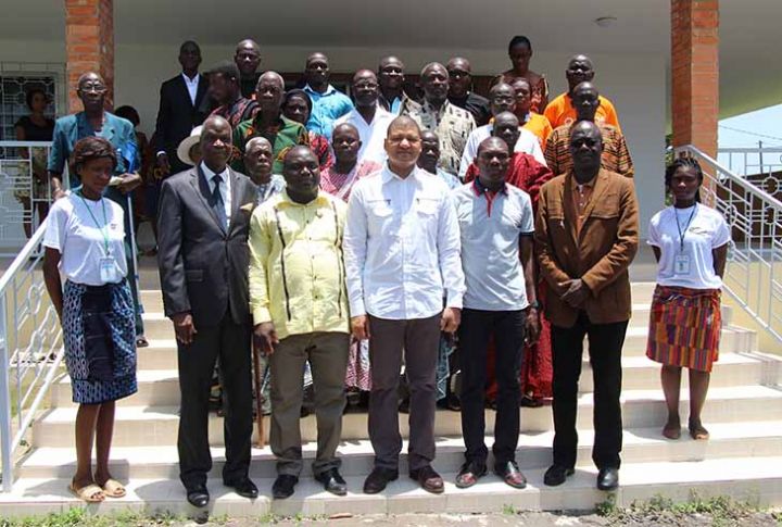 Paquinou: Jean-Louis Billon chez la Reine de Sakassou et chez N’sikan à Klêmêkro