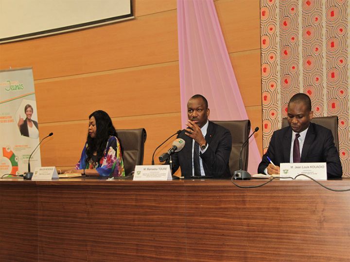 Programme social du gouvernement : Mamadou Touré échange avec les assistants conseillers des Guichets emplois