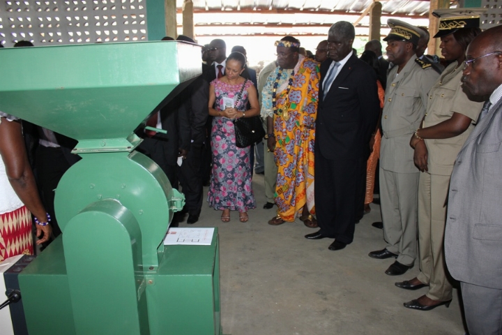 Lutte contre la pauvreté : Mambé lance un projet de 5 milliards sur l’ensemble du District d’Abidjan