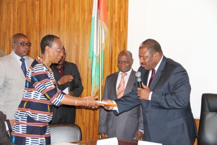 Installation du comité scientifique des Etats Généraux de la forêt, de la faune et des ressources en eau.