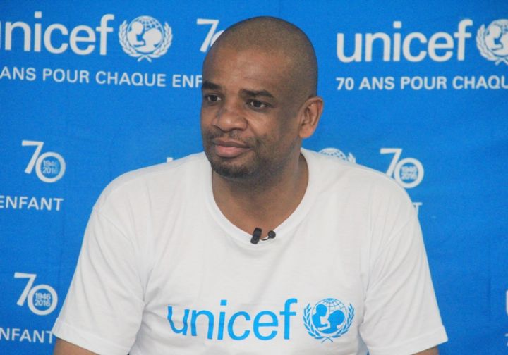 Le Représentant-résident de l’UNICEF en Côte d’Ivoire sensibilise les femmes à l’allaitement maternel exclusif