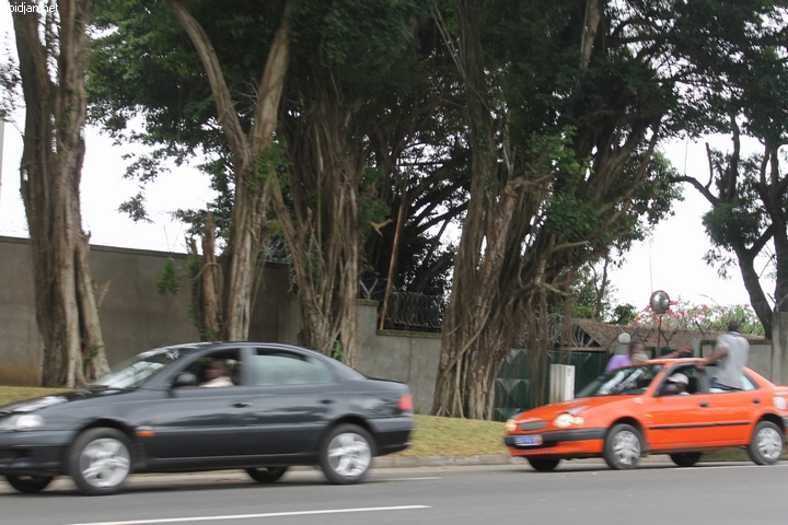 Relents dans la crise des transports urbains : Les taxis-brousse sommés de garer