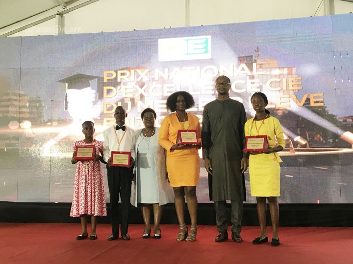 Prix d`excellence CIE : Les meilleurs élèves aux examens de fin d`année primés