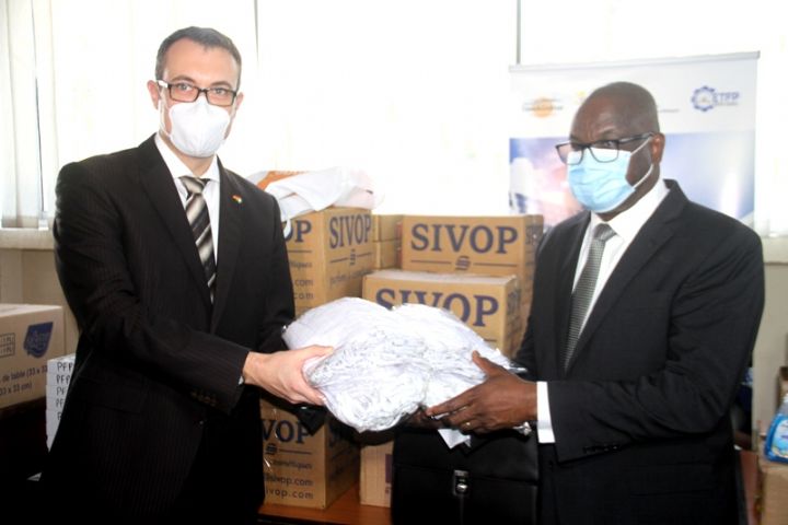 Formation professionnelle : l’Allemagne offre des équipements informatiques et kits sanitaires de 30 millions de FCFA à des établissements ivoiriens