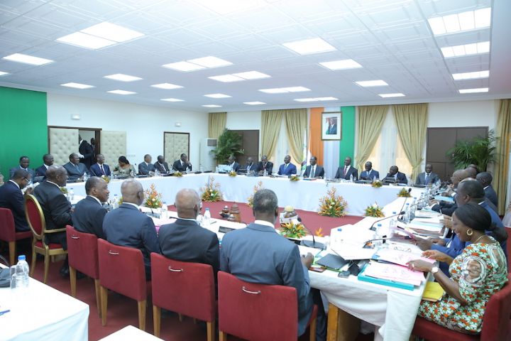 Le gouvernement ivoirien annonce la création d’un Centre interarmées de formation initiale militaire