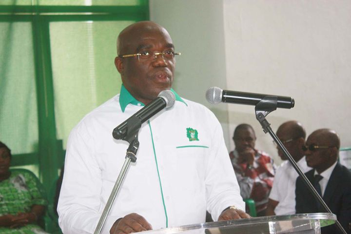 Denis Kah Zion, rendant hommage, hier, à Banzio Dagobert su siège du PDCI-RDA