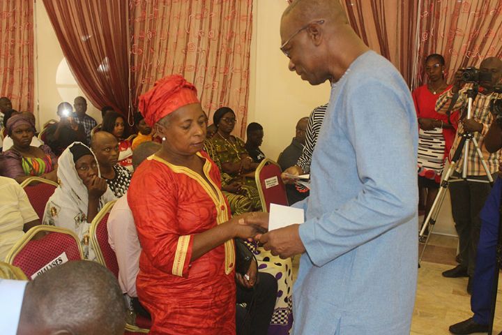 Treichville/ Action sociale: Amichia offre 3000 kits aux dialysés de la commune