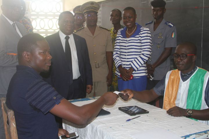 Révision de la liste électorale : le Top départ donné, les Ivoiriens appelés à se faire enrôler