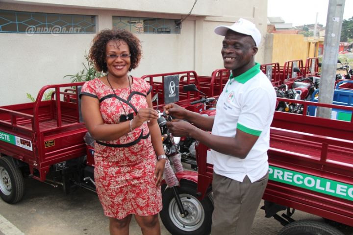 Salubrité – IVOPROPRE offre des tricycles pour la précollecte d’ordures ménagères dans la commune de Cocody