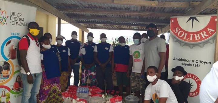 COVID-19 : la fondation Didier Drogba et SOLIBRA sensibilisent les personnes à risques