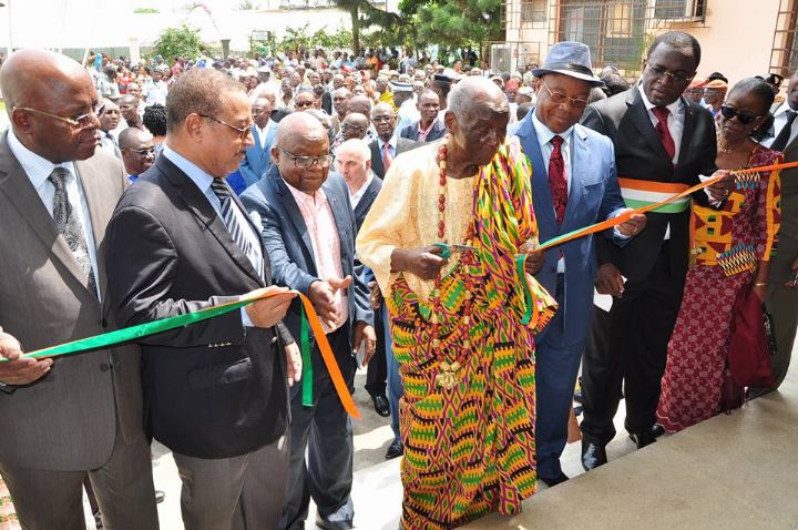 Hommage au père fondateur d’Attécoubé: le maire Danho Paulin inaugure la salle de mariage 