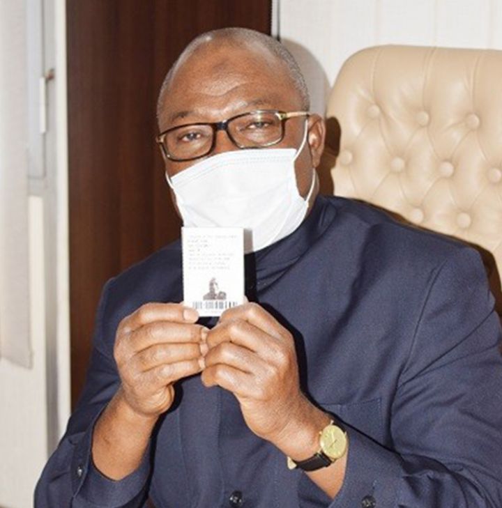 Le ministre de la Fonction Publique s’enrôle pour la CNI