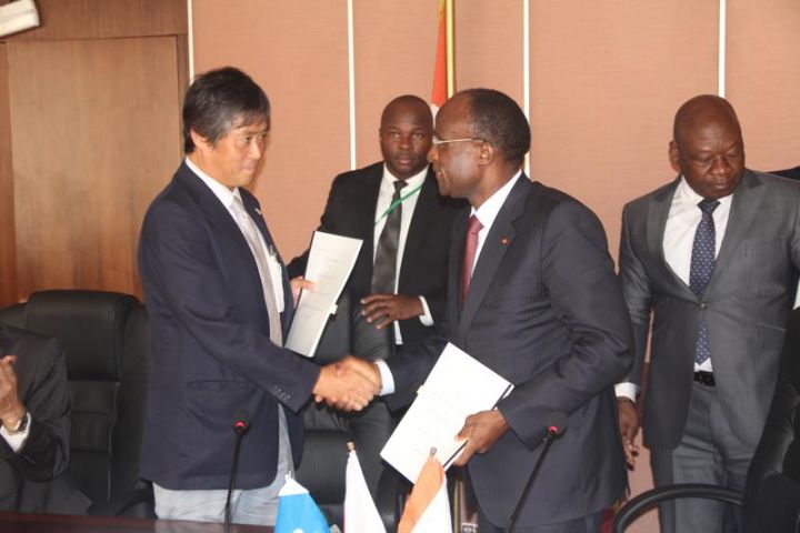 Cérémonie de signature de l’accord de prêt pour le financement du projet de construction du terminal céréalier du port autonome d’Abidjan: Allocution du ministre Adama KONE