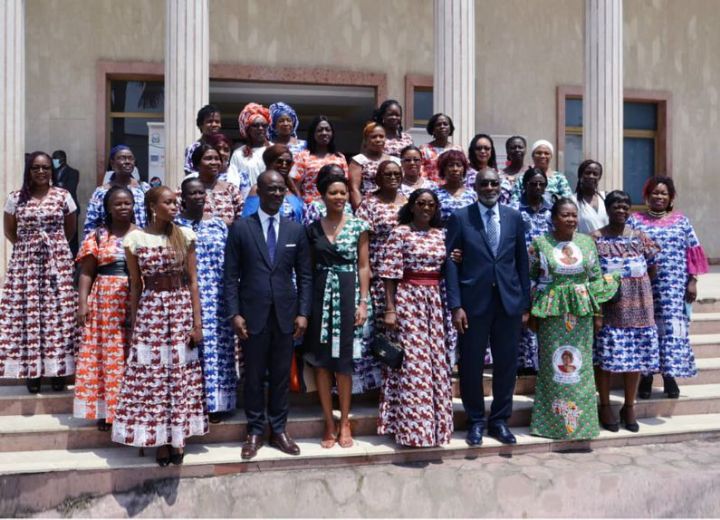 Journée internationale des droits de la femme: le maire Jean-Marc Yacé communie avec les femmes de Cocody