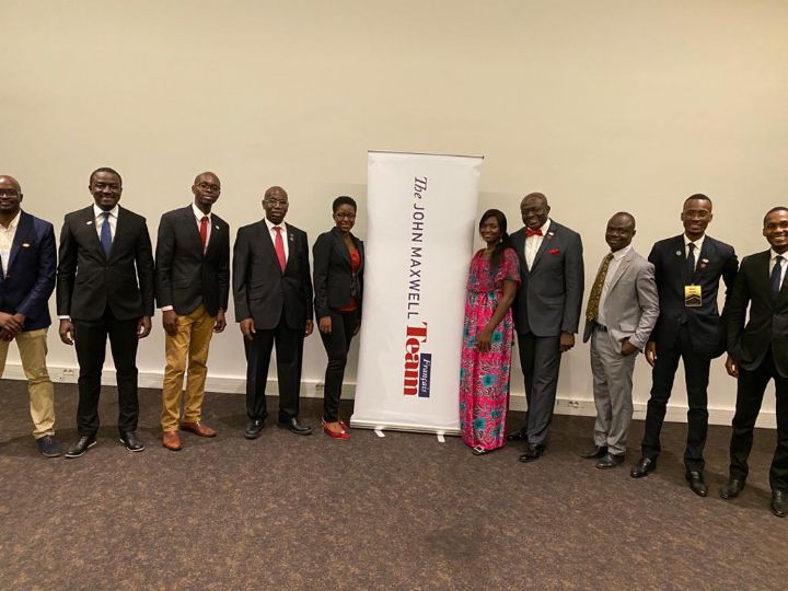 Leadership : John Maxwell instruit la team francophone d’Abidjan