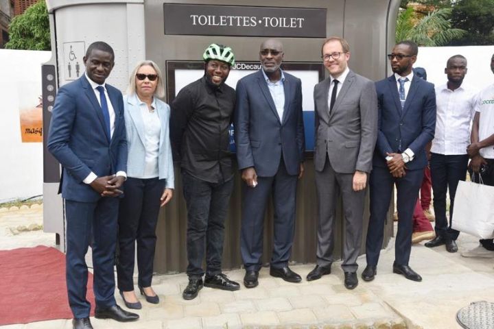 Amélioration du cadre de vie : le Maire Jean-Marc Yacé dote Cocody de toilettes publiques ultra modernes