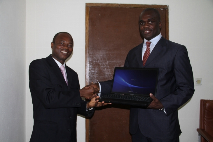 Social: Challenges Cocody offre du matériel informatique à l’ong Jeunes au travail