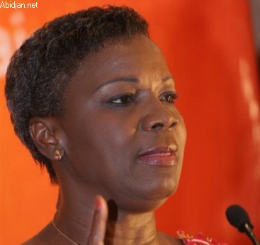 Présidentielle 2010 : Oble présente son “plan de reconstruction”