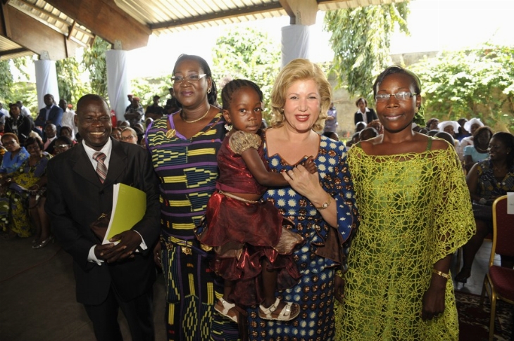 Semaine nationale de lutte contre le sida / Mme Dominique Ouattara : “Agissons aujourd`hui pour une enfance sans sida”