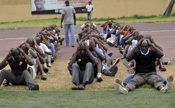 Crise ivoirienne: le camp Gbagbo appelle les jeunes à rejoindre l`armée