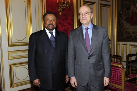 Côte d`Ivoire: Gbagbo vit ses derniers jours de chef d`Etat (Juppé)