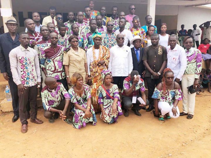 Investiture du président des jeunes de Fiassé (Yakassé-Attobrou) / Denis Kah Zion, parrain aux jeunes : « Mettez-vous ensemble pour le développement du village »