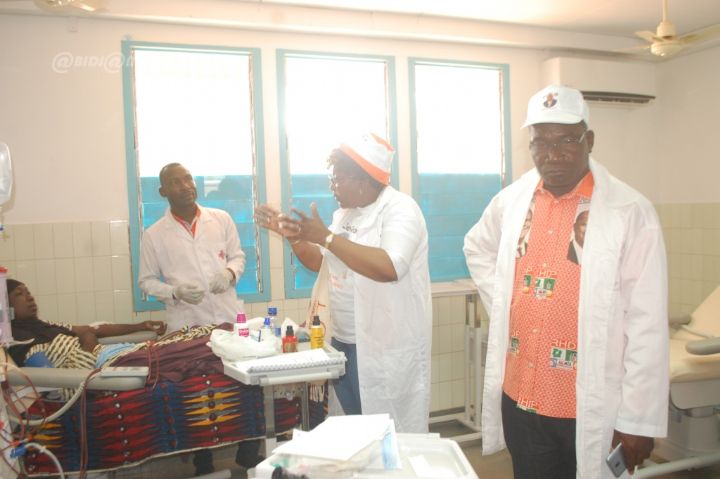 Korhogo/ Don de kits dialyse aux malades par le candidat du RHDP aux municipales prochaines