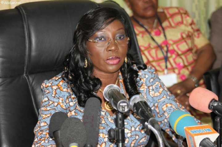 Le gouvernement s’attèle à trouver une solution au payement tardif du premier salaire des nouveaux enseignants (Kandia Camara)