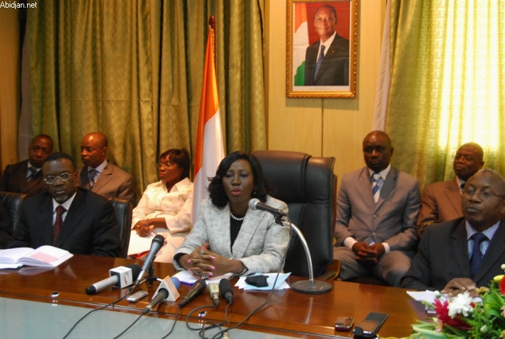 Intégration des volontaires à la Fonction Publique, Plus de 2 000 enseignants interpellent Kandia Camara