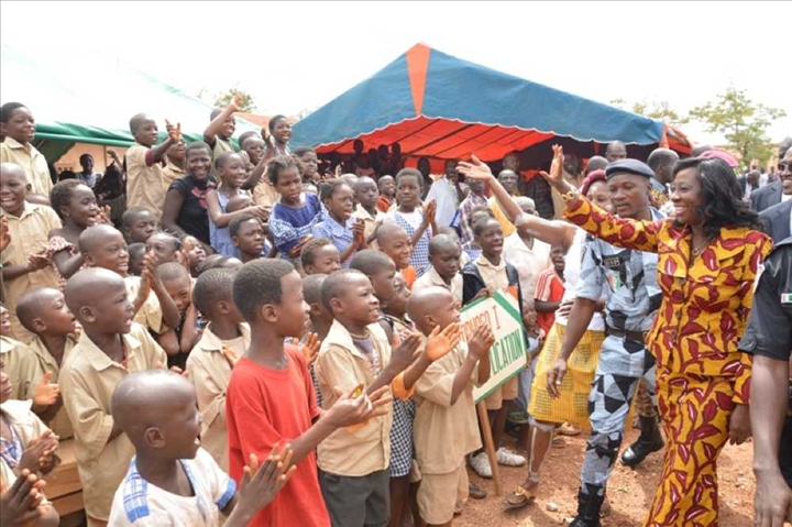 Des élèves renvoyés des cours pour n’avoir pas pris part au salut aux couleurs