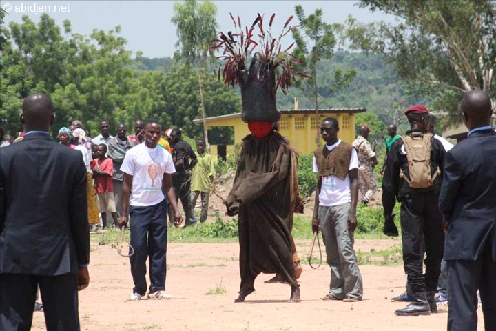 Kong : Prières et danses pour accueillir le fils prodige
