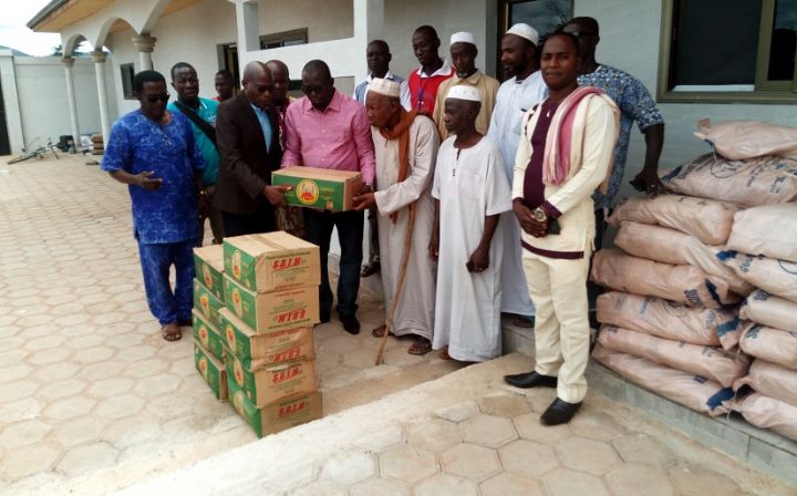 La direction centrale du RDR fait un don aux fidèles musulmans de Koun Fao