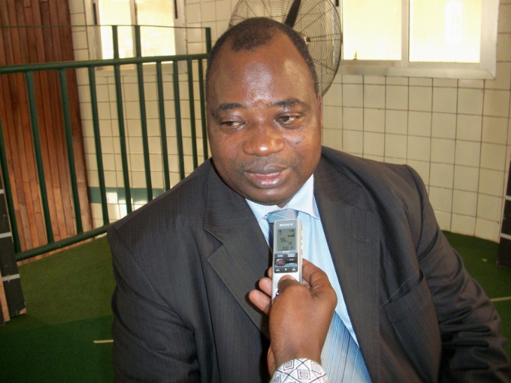 Hadj 2011 / Le Commissaire Krouma Mamadou aux candidats : “Seul le ministère de l’Intérieur octroie les visas”, “Ne donnez pas votre argent aux démarcheurs”