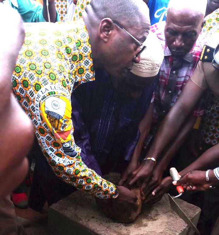 Infrastructure sanitaire : Issiaka Fofana, a posé la première pierre du centre de santé urbain de Diobala