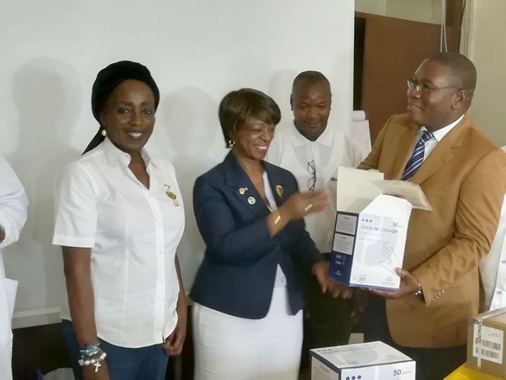 Action Humanitaire : Le Lions Club d’Abidjan Océan offre des vivres et non vivres au service Pédiatrie Oncologie du CHU de Treichville