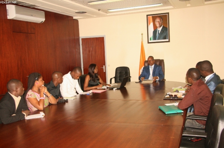 Emploi Jeune : Le Ministre Lobognon à la jeunesse  universitaire communale de Cocody / « Notre pays  regorge de nombreuses potentialités permettant aux jeunes de vivre mieux ! »