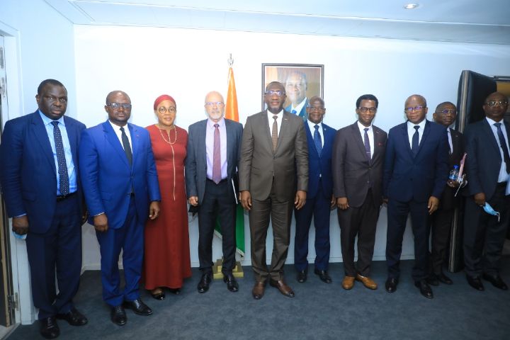 Lutte contre la fraude, la contrefaçon, la contrebande et la concurrence déloyale : le groupe de travail 4, au cœur des enjeux d’attractivité de l’économie et de développement industriel