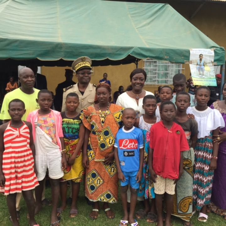Journée de l’enfant Africain : Mariatou Koné fait des dons aux enfants orphelins et aux démunis de M’Bahiakro
