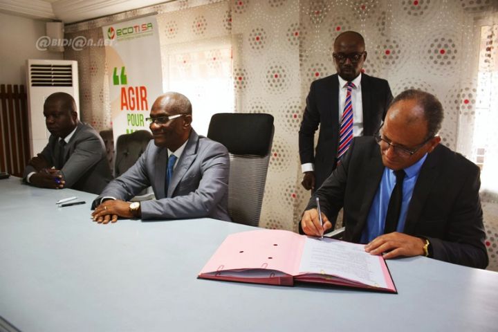 Ecoti SA présente son unité mobile de sensibilisation à la salubrité