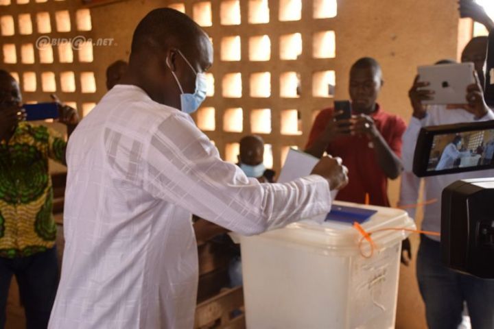 Législatives 2021 à Daloa : le ministre Mamadou Touré félicite les populations qui votent dans le calme