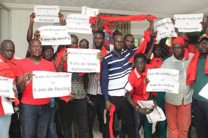Manifestation des opposants sénégalais d’Abidjan contre la loi sur le parrainage