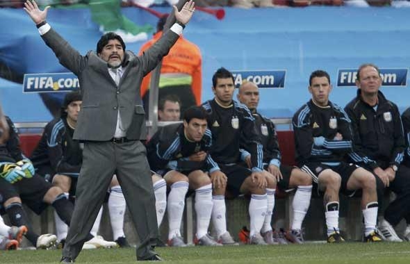 Avant Argentine-Allemagne, à 14 h00 (Quart de finale) / Diego Maradona  formel : 