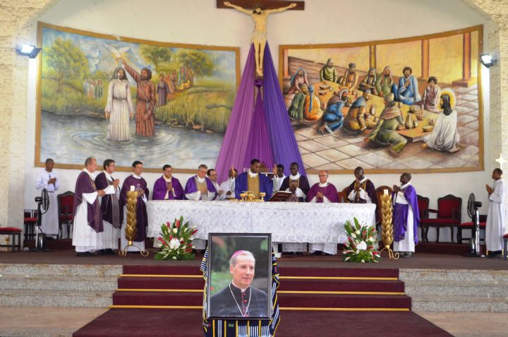 Nécrologie:  Messe pour le repos de l’âme de Mgr Xavier Echevarria