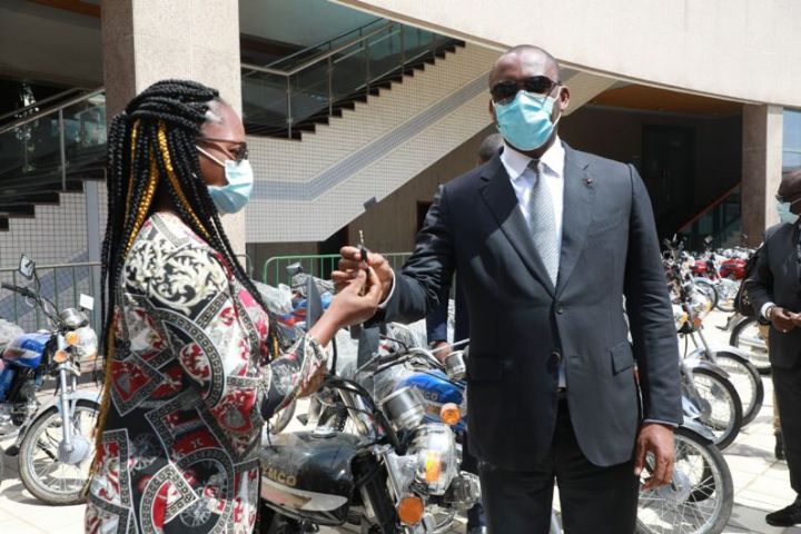 Amélioration des conditions de travail des assistants conseillers: Mamadou Touré offre plus de 200 motos