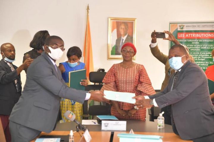 Passation de charges: Sidiki Konaté cède son fauteuil à Félix Anoblé