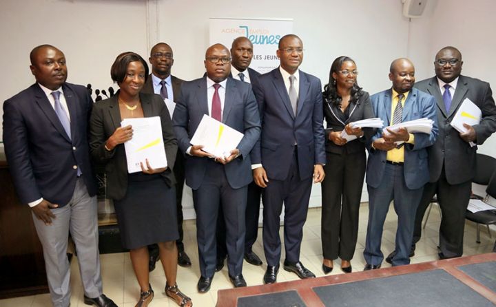 Mise en mission des dirigeants de l’Agence Emploi Jeunes et remise officielle du manuel de procédure